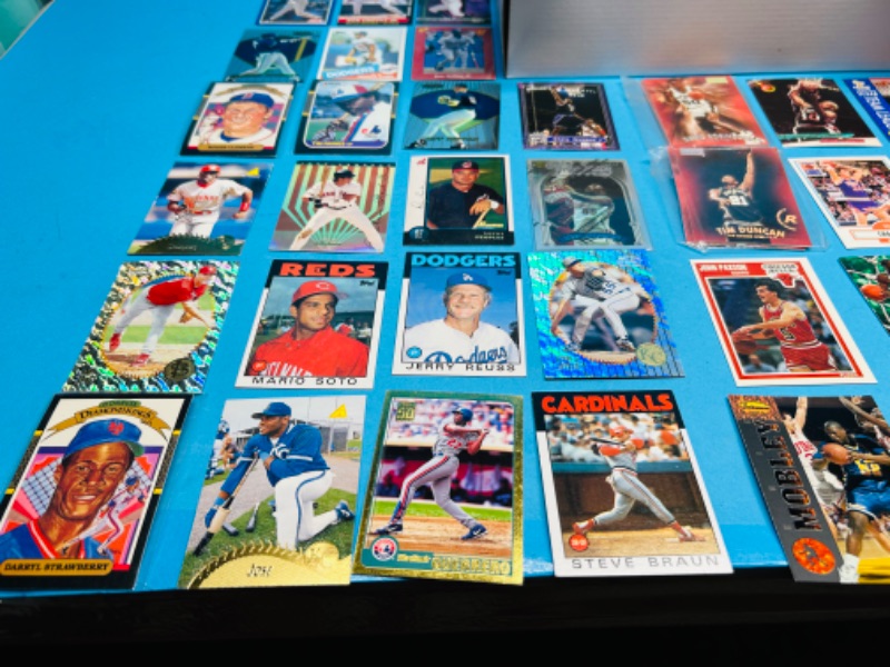 Photo 6 of 686670…1500+ mixed basketball and baseball cards in box