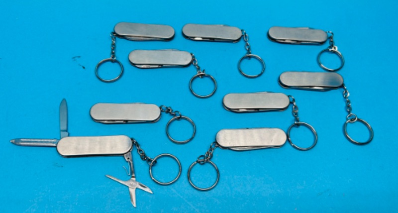 Photo 1 of 686671…9 small keychain pocket knives 