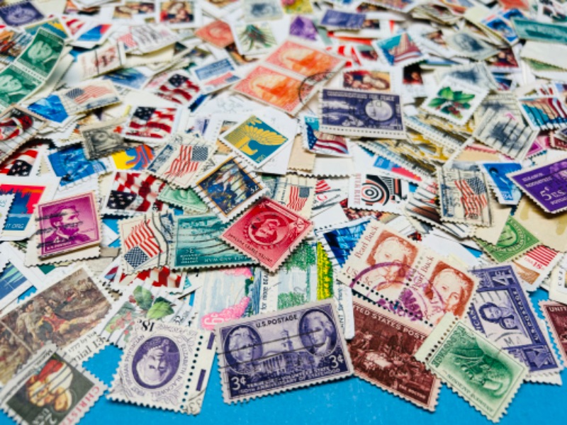 Photo 4 of 686672…hundreds of vintage used stamps 