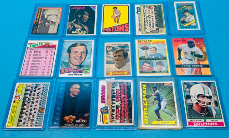 Photo 1 of 686757…15 sports trading cards in hard plastic sleeves 