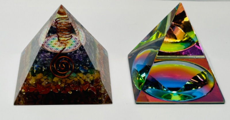 Photo 3 of 686774…2 decorative acrylic pyramids 