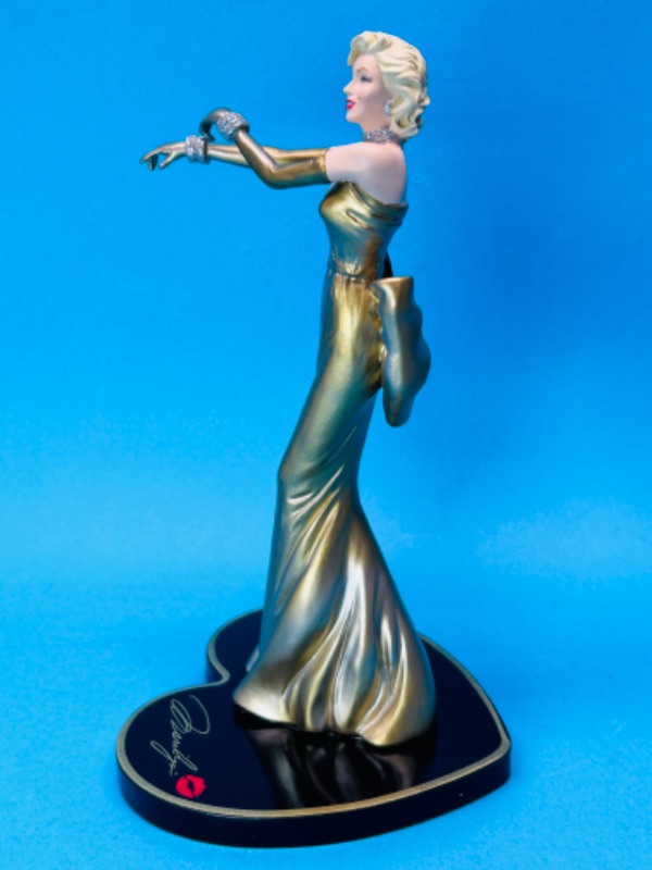 Photo 4 of 686853…numbered 7” Marilyn Monroe Glamour Girl statue 