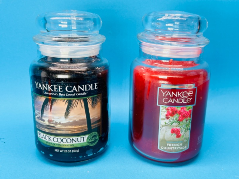 Photo 1 of 686856… 2 large Yankee Candle jars 22 oz each