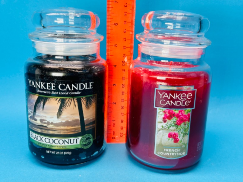 Photo 3 of 686856… 2 large Yankee Candle jars 22 oz each