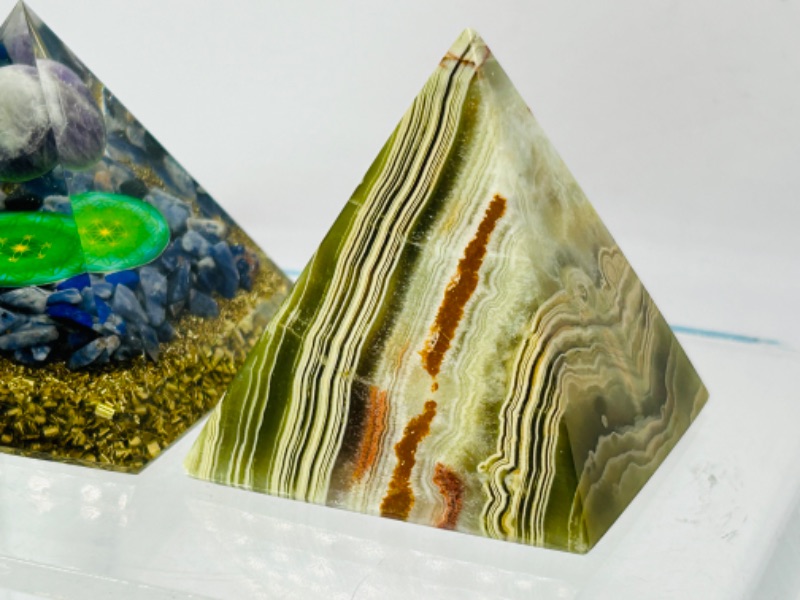 Photo 3 of 686870…2 decorative pyramids- green onyx stone and acrylic 