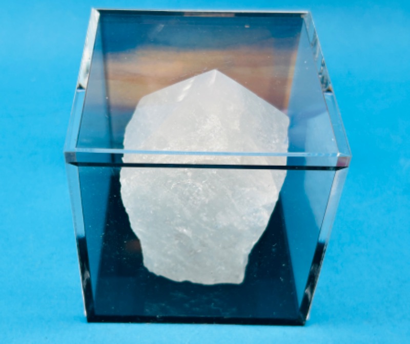 Photo 3 of 686874…quartz point rock in 3x3” acrylic case 