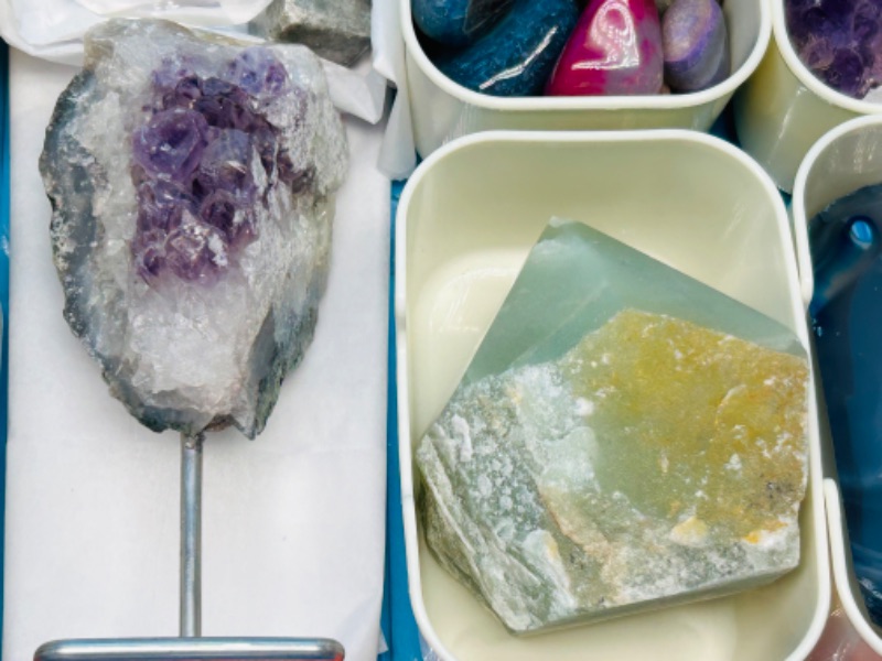 Photo 6 of 686877…collectible rocks in carry case-amethyst, agate, polished, pyrite (fools gold), stilbite 