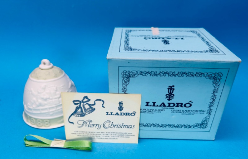 Photo 1 of 686925…vintage LLadro 1988 porcelain bell ornament in box 