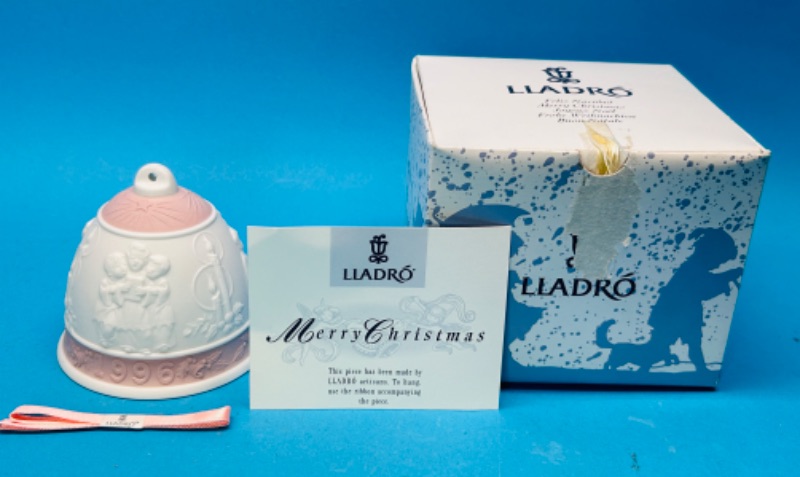 Photo 1 of 686926…vintage 1996 LLadro porcelain bell ornament with box