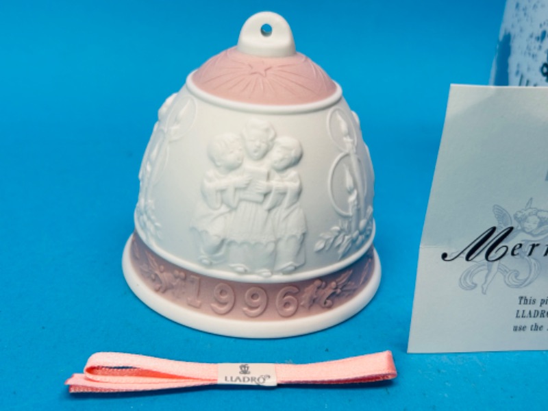 Photo 2 of 686926…vintage 1996 LLadro porcelain bell ornament with box