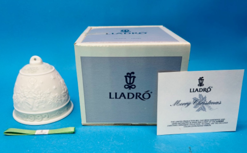 Photo 1 of 686927…vintage 1992  LLadro porcelain bell ornament with box