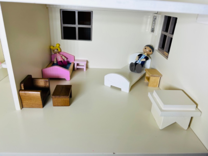 Photo 2 of 686935…xxlarge 2 foot 5” x 15 D x 20 W wood dollhouse with furniture and dolls