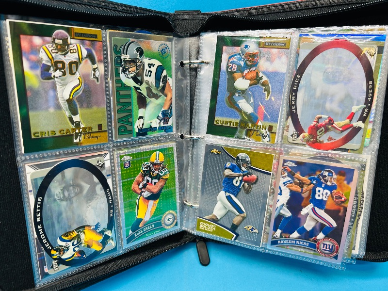 Photo 17 of 686953…final sale no returns/refunds-120 mixed refractor, holo, chrome cards in binder 