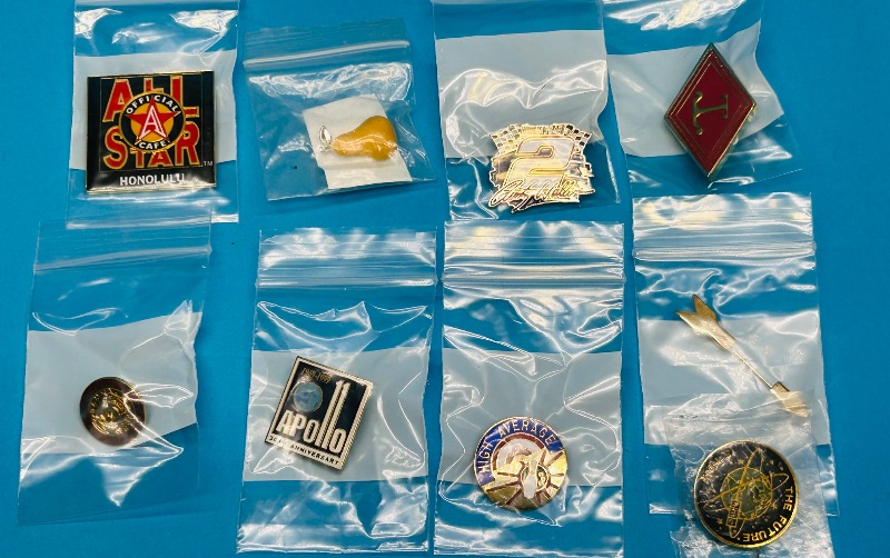 Photo 1 of 686978…9 vintage pins