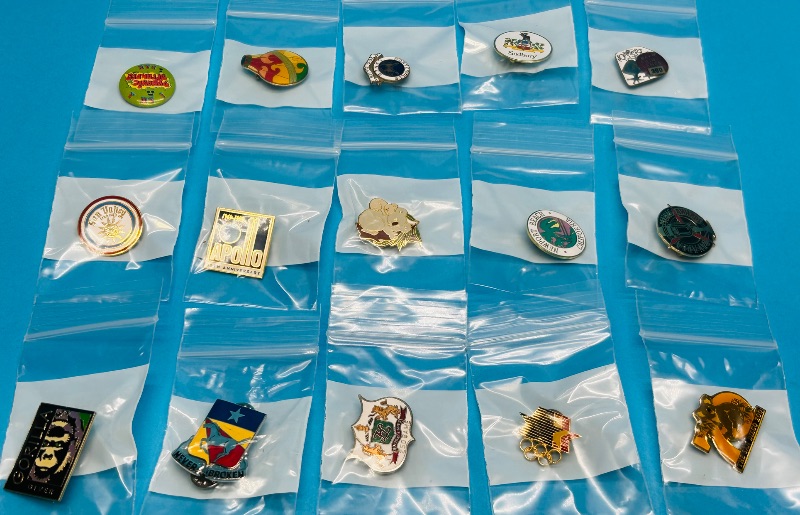 Photo 1 of 686980…15 vintage pins