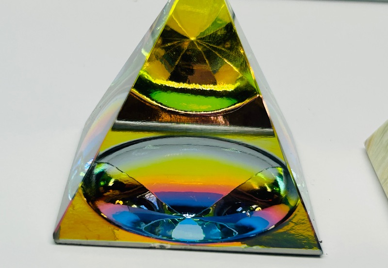 Photo 4 of 687033…3 decorative pyramids- stone and acrylic 