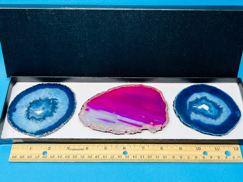 Photo 1 of 687047… 3 agate slices in gift box