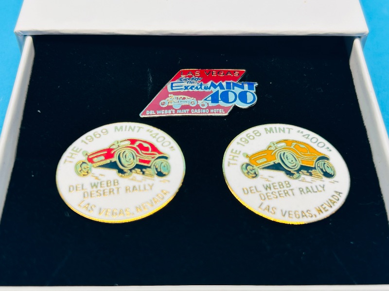 Photo 1 of 687083…3 vintage 1968-69 Mint 400 pins in gift box 