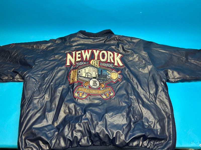 Photo 3 of 687127…needs to be dewrinkled-mens size XL jacket 