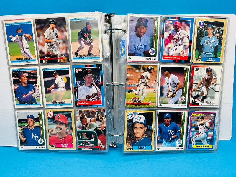 Photo 17 of 687134…final sale no returns/refunds -450 mixed baseball cards in binder