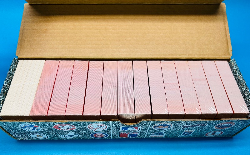 Photo 2 of 687190…final sale no returns/refunds-sealed packs 1990 Donruss baseball cards-box not sealed 