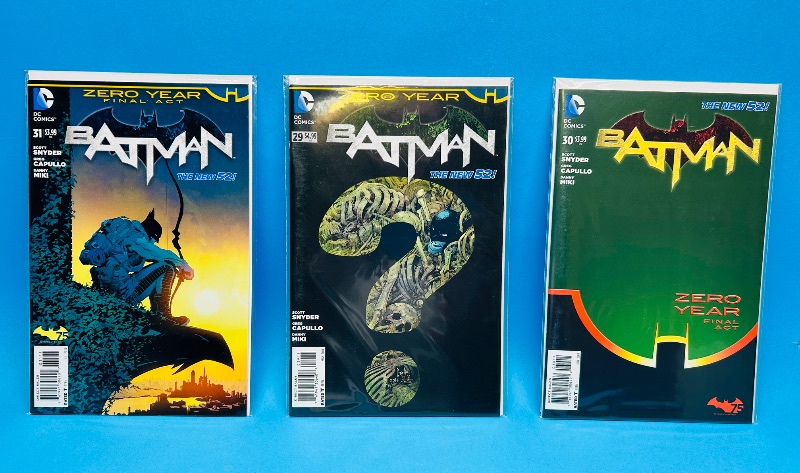 Photo 1 of 687212… 3 Batman comics in plastic sleeves 