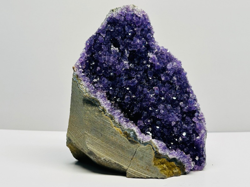 Photo 1 of 687298…4” amethyst crystal rock