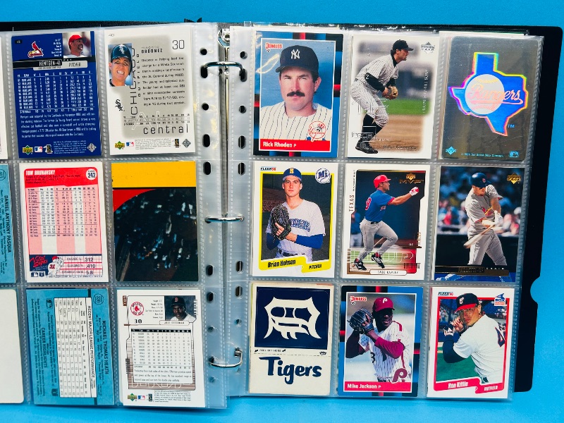 Photo 1 of 687354… final sale no returns/refunds-189 mixed baseball cards in binder