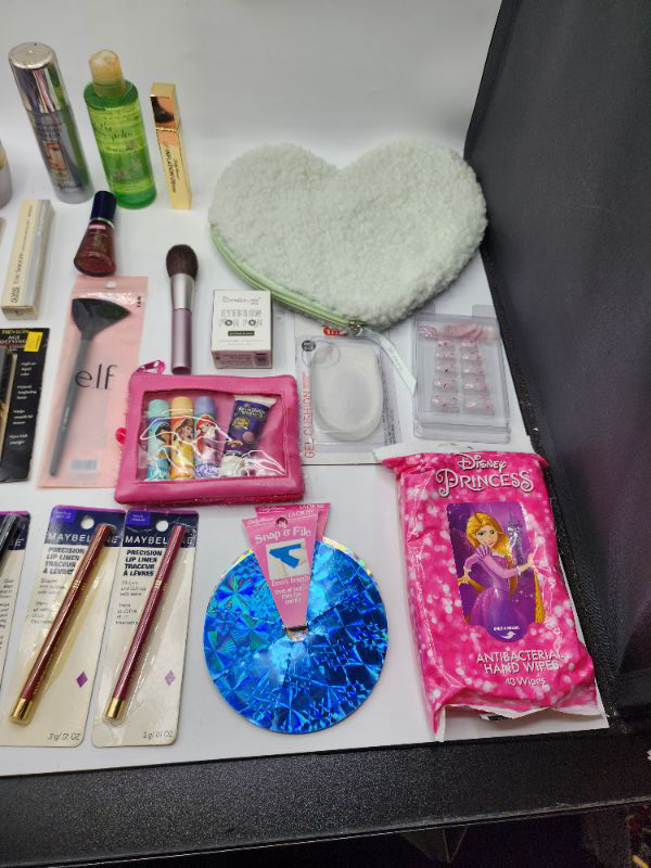 Photo 3 of Miscellaneous Brand Name Cosmetics New 