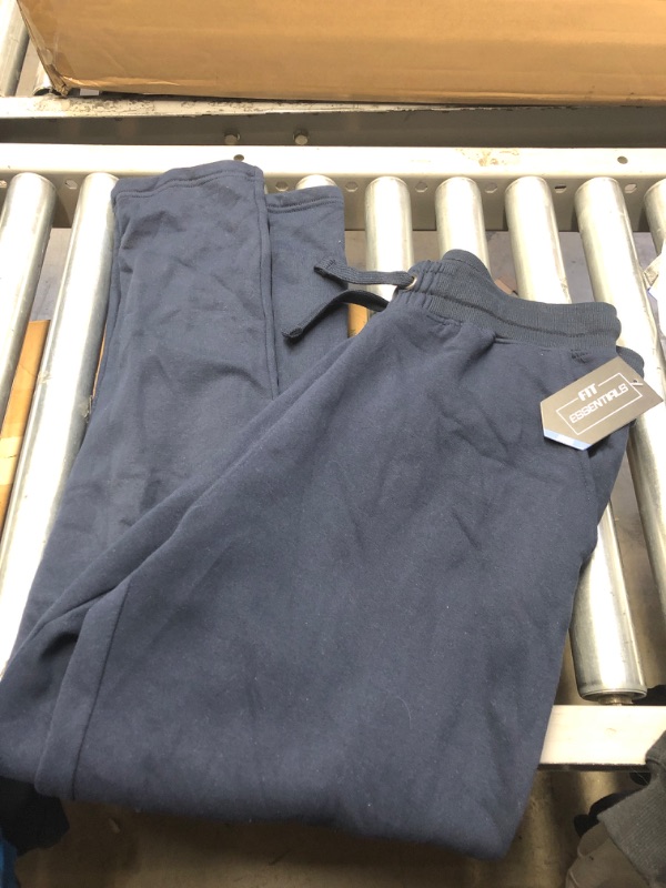 Photo 2 of Fit Essentials Men's Fleece Pants
2xl