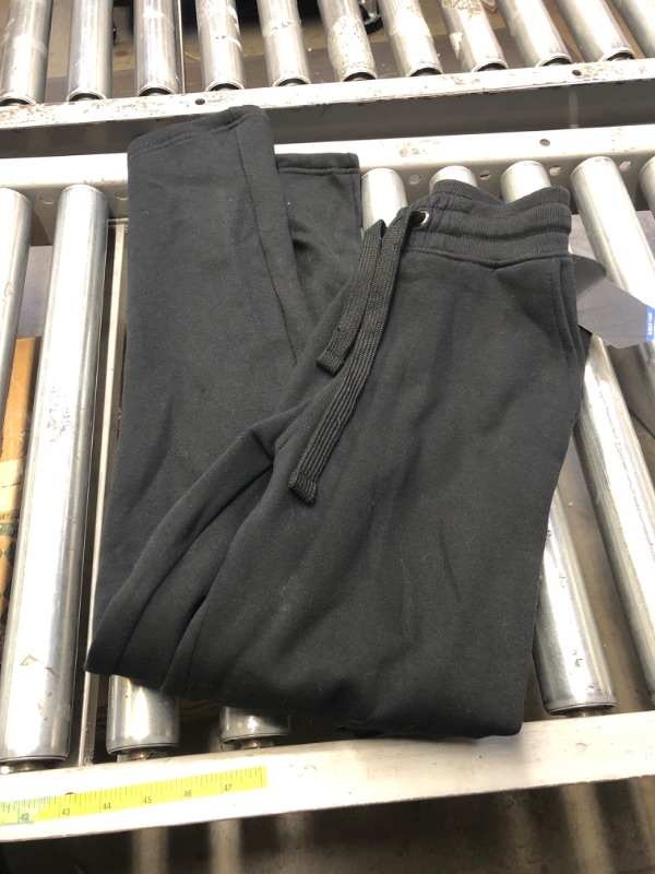 Photo 2 of Fit Essentials Men's Fleece Pants
med