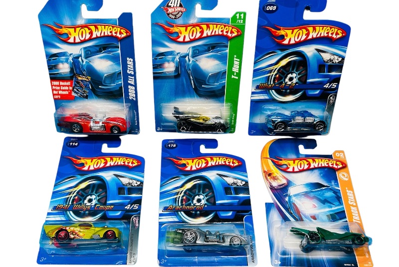 Photo 1 of 698432… 6 hot wheels die cast cars 