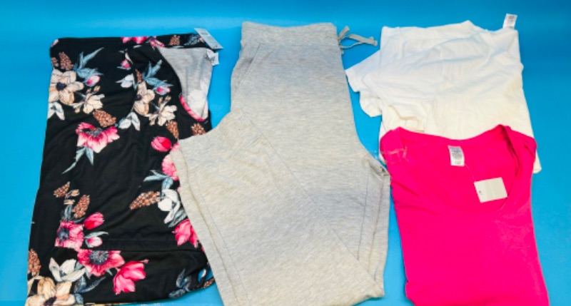 Photo 1 of 698491… women’s size Xlarge summer clothing 