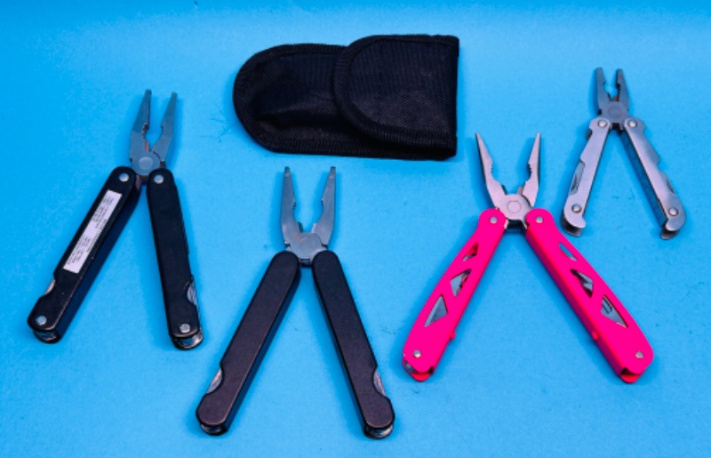 Photo 1 of 698512…4 leatherman tools 