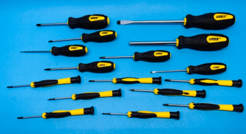 Photo 1 of 698558…screwdrivers 