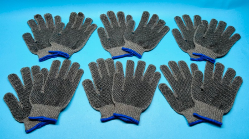 Photo 1 of 698559…6 pairs of gripper utility gloves- worn on either left or right hand -large 