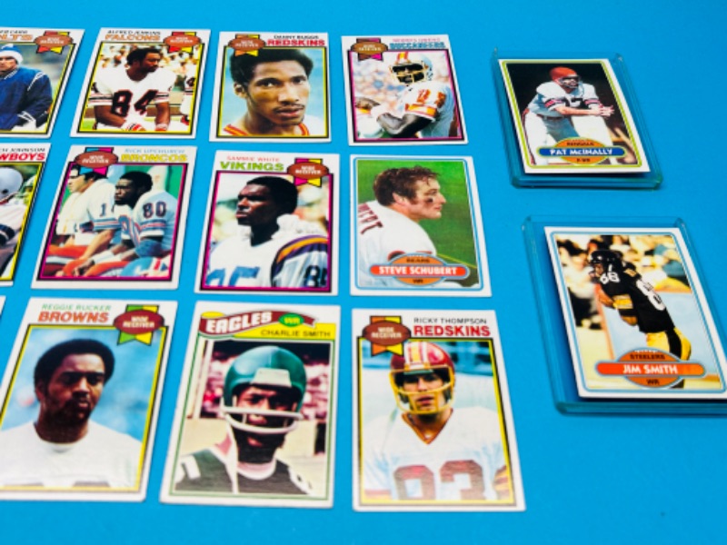 Photo 2 of 698571…20 vintage wide receivers 1978-80 football cards in 2 thick toploaders 