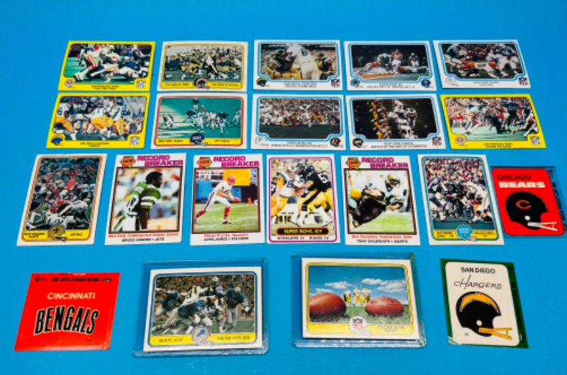 Photo 1 of 698574… 20 vintage 1978-80 football cards in 2 thick toploaders 