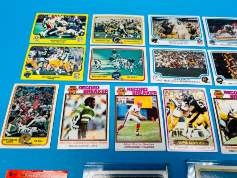 Photo 3 of 698574… 20 vintage 1978-80 football cards in 2 thick toploaders 