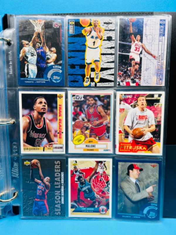 Photo 9 of 698586…90 basketball trading cards in binder