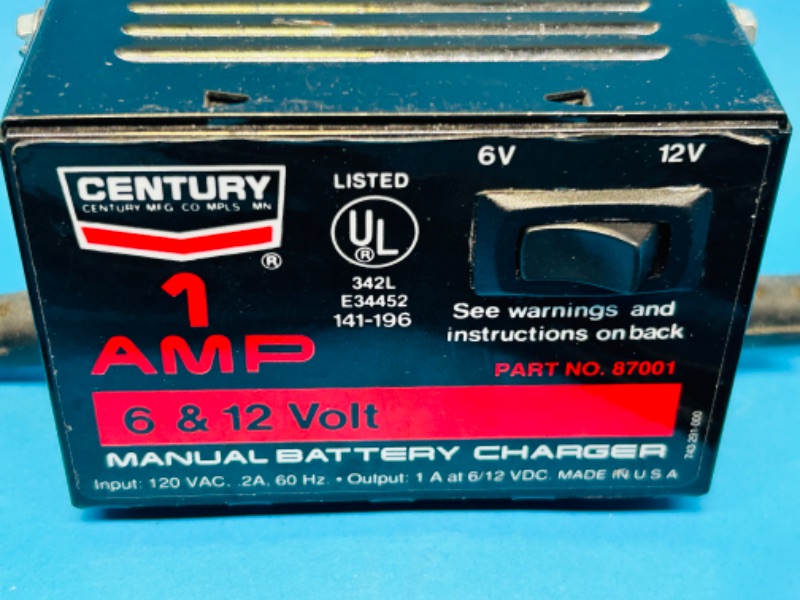 Photo 2 of 698621…1 amp 6 and 12 volt trickle battery charger 