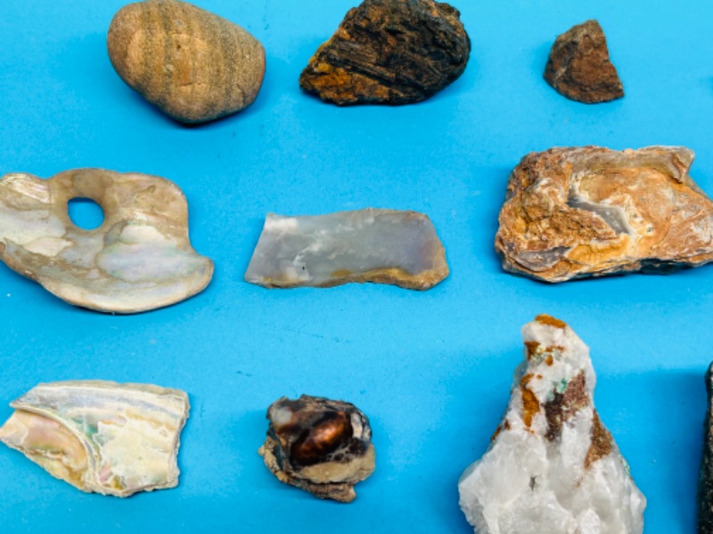 Photo 6 of 698624…various small geodes, minerals and rocks