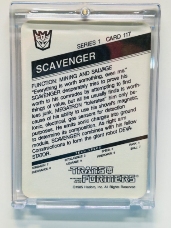 Photo 2 of 698676…1985 Transformers Scavenger card 117 series 1  in hard plastic case