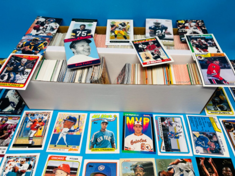 Photo 4 of 698716…1500+ mixed sports cards in box 