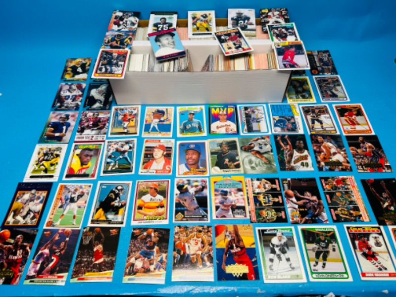 Photo 1 of 698716…1500+ mixed sports cards in box 