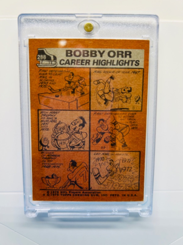 Photo 2 of 698765…vintage 1975 Bobby Orr card 288  in hard plastic case