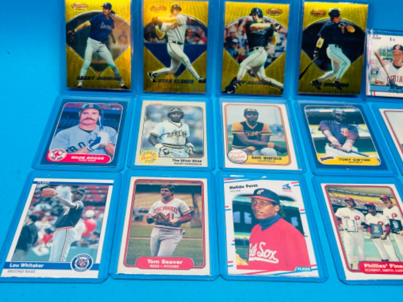 Photo 1 of 698842… 15 Baseball trading cards in hard plastic sleeves 