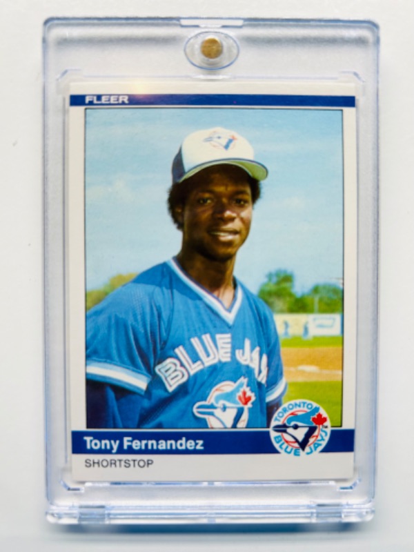 Photo 1 of 698843…Fleer Tony Fernandez Rookie card 152 in hard plastic case