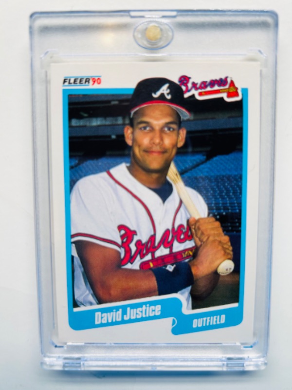 Photo 1 of 698845…fleer David Justice Rookie card 586 in hard plastic case