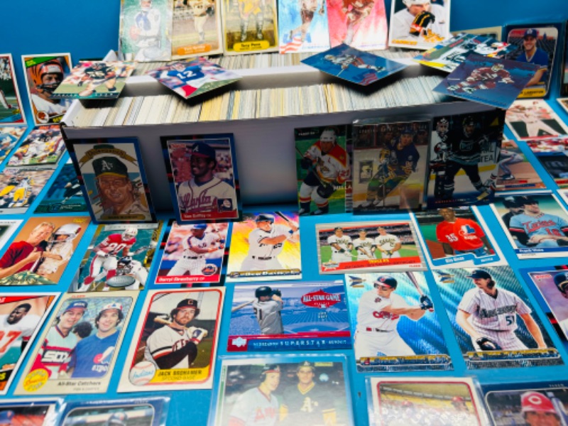 Photo 7 of 698868…1500+ mixed sports cards in box